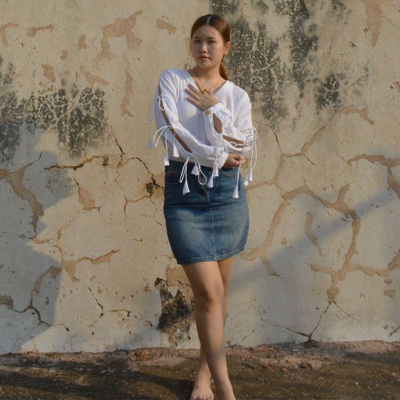 Pure Elegance: White Linen Top with Bowtie Sleeves